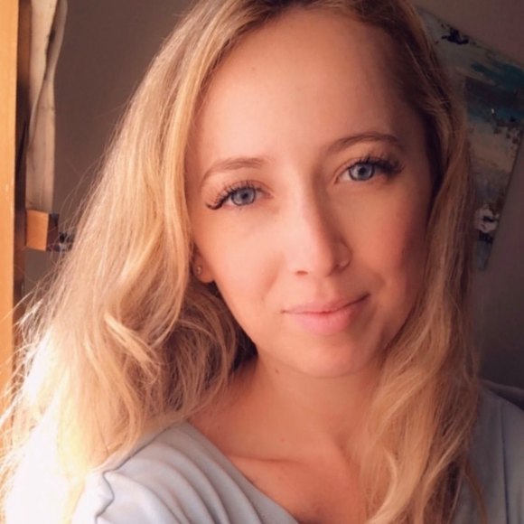 Meet your Posher, Emily - Picture 1 of 1